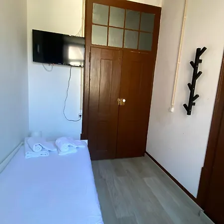 Private 103 In Da Fonte Hostal Figueira da Foz